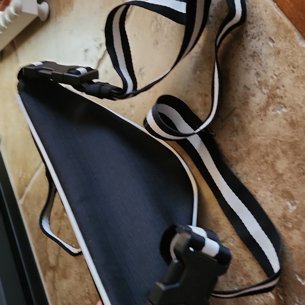 Nike Black and White Belt Bag - Picture 3 of 7